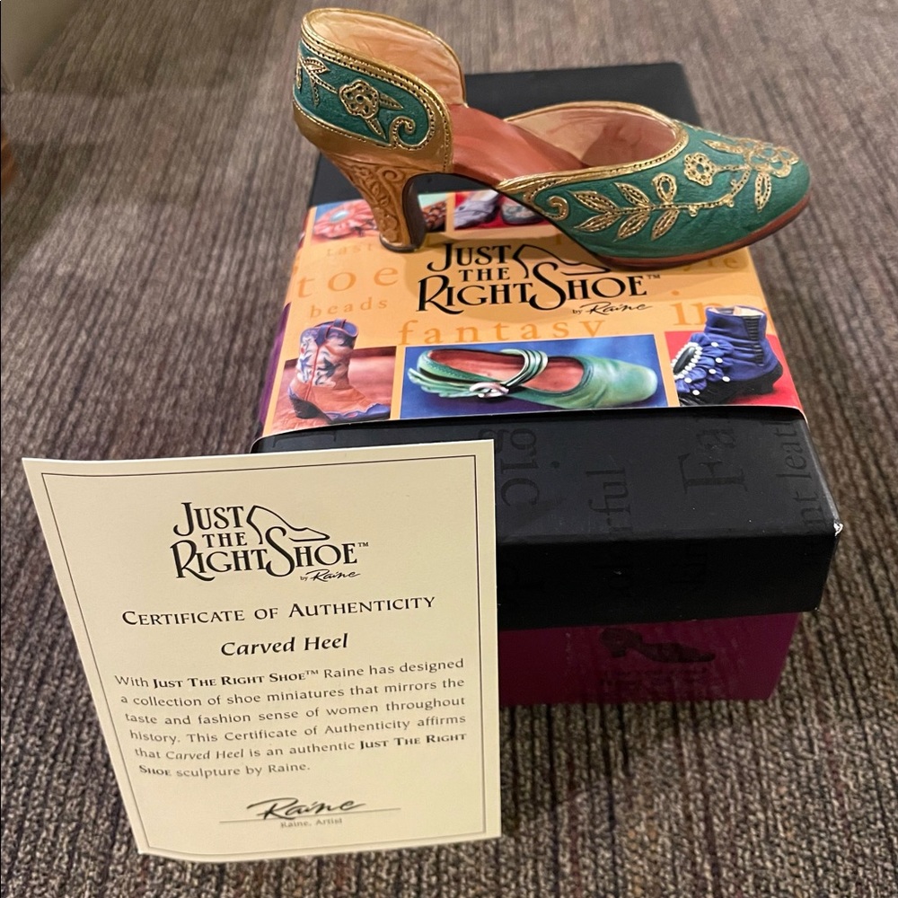 Just the Right Shoe “Curved Heel” includes box & certificate of authenticity